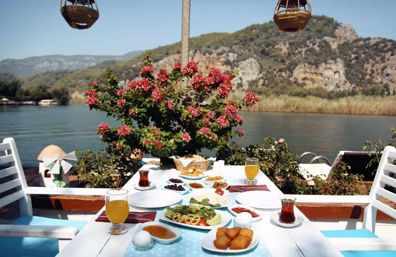 Myra Hotel Дальян
