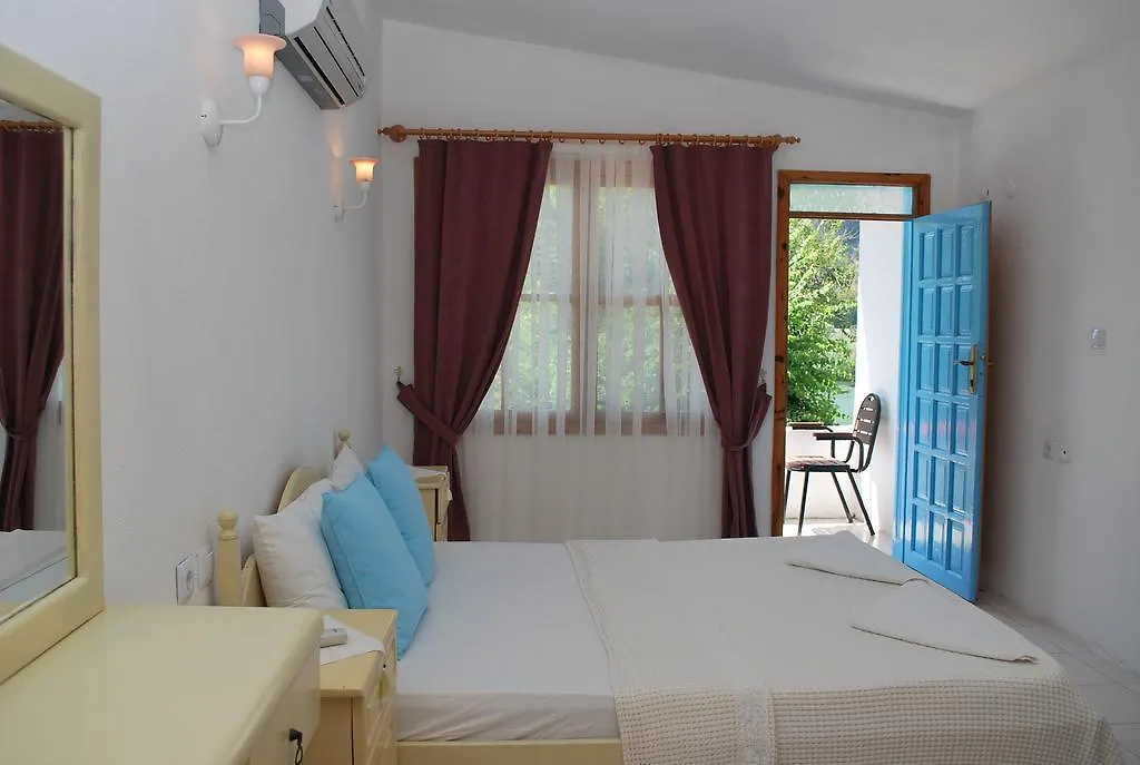Myra Hotel Дальян