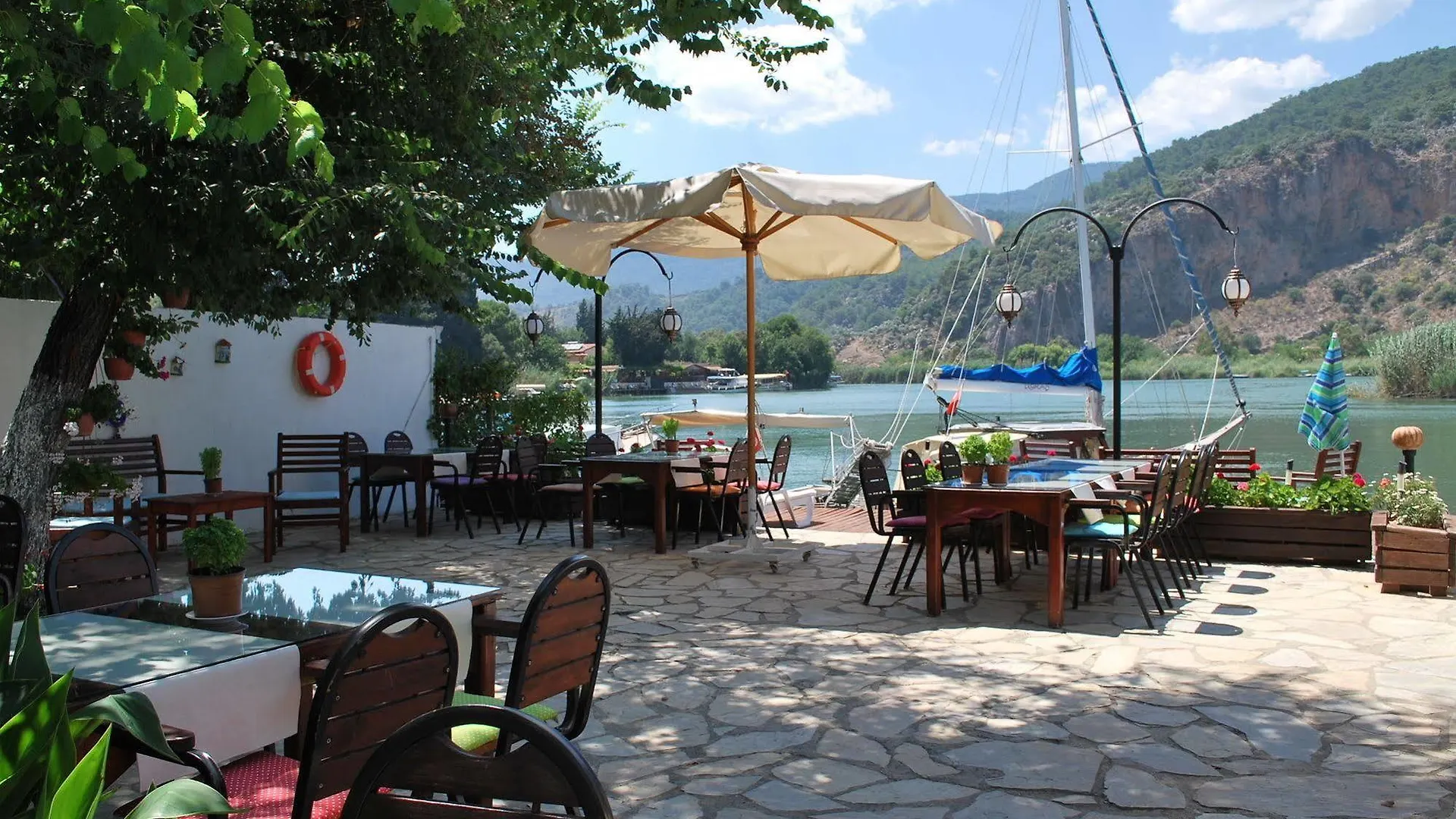 Myra Hotel Дальян